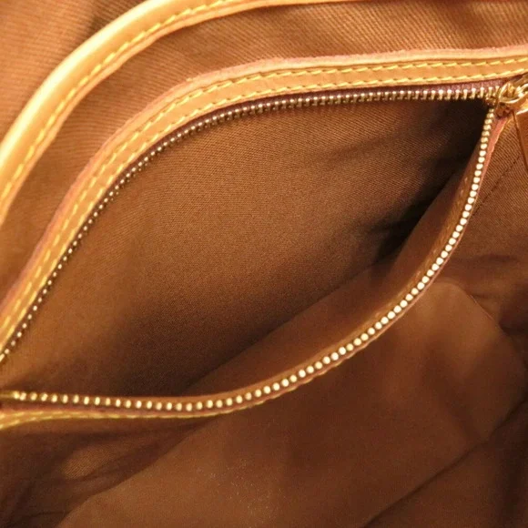 LOUIS VUITTON Brown Monogram Tote Bag - Picture 10 of 11
